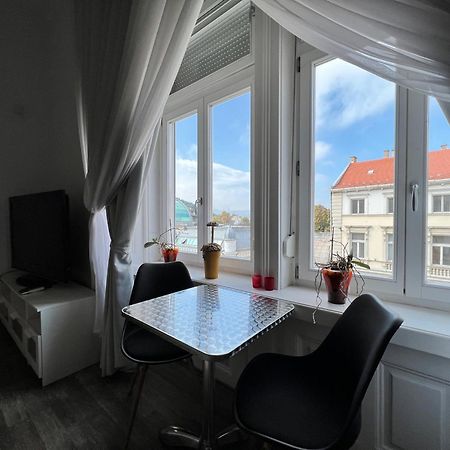Czingu-Lak Apartment มิชโคลซ์ ภายนอก รูปภาพ