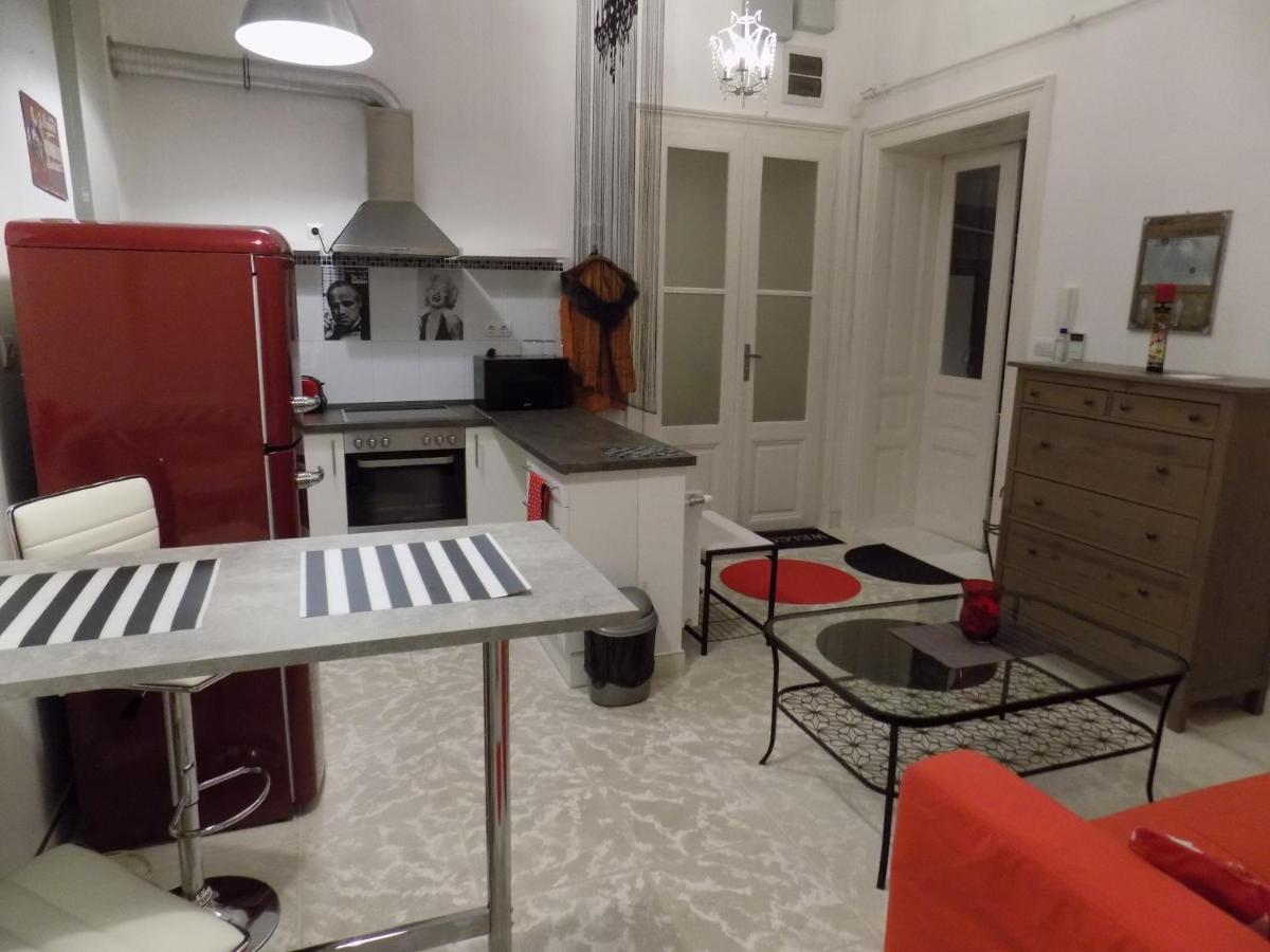 Czingu-Lak Apartment มิชโคลซ์ ภายนอก รูปภาพ