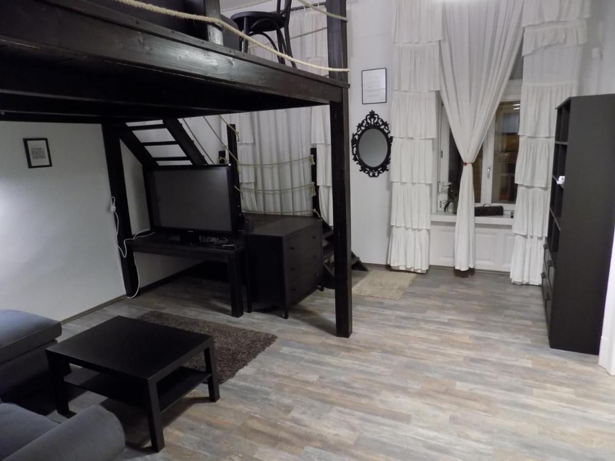 Czingu-Lak Apartment มิชโคลซ์ ภายนอก รูปภาพ