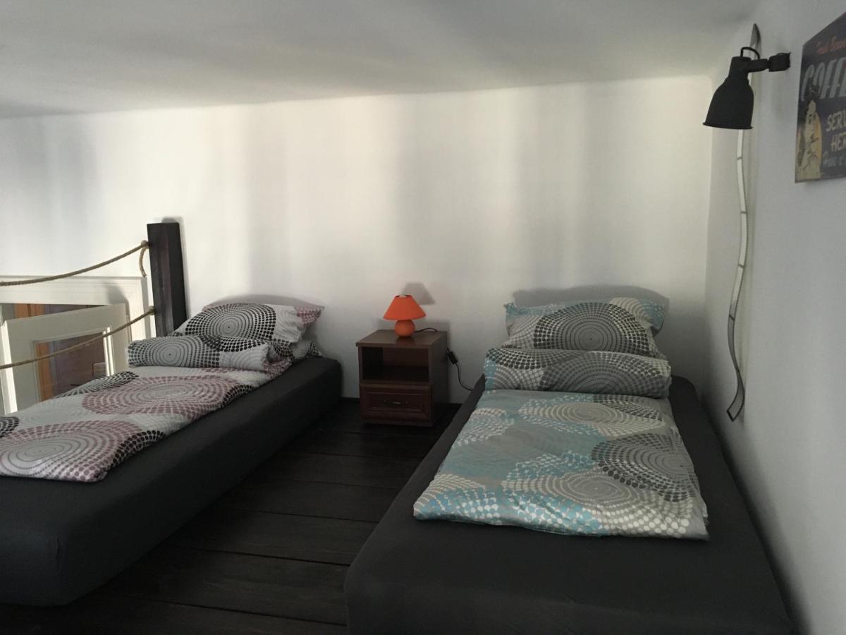 Czingu-Lak Apartment มิชโคลซ์ ภายนอก รูปภาพ
