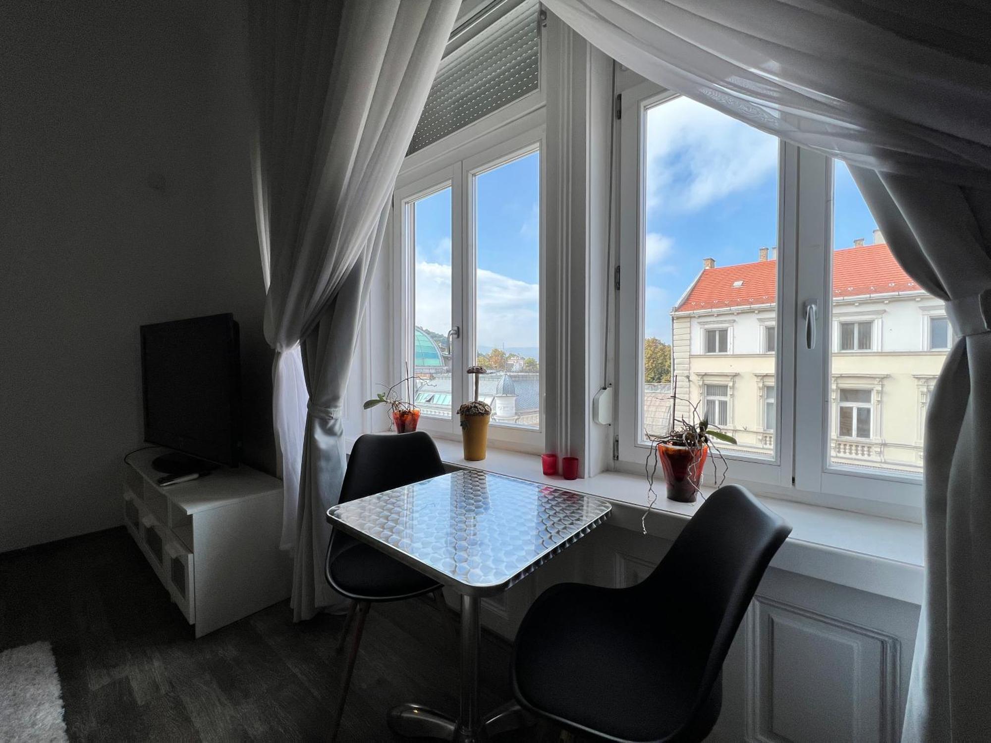 Czingu-Lak Apartment มิชโคลซ์ ภายนอก รูปภาพ