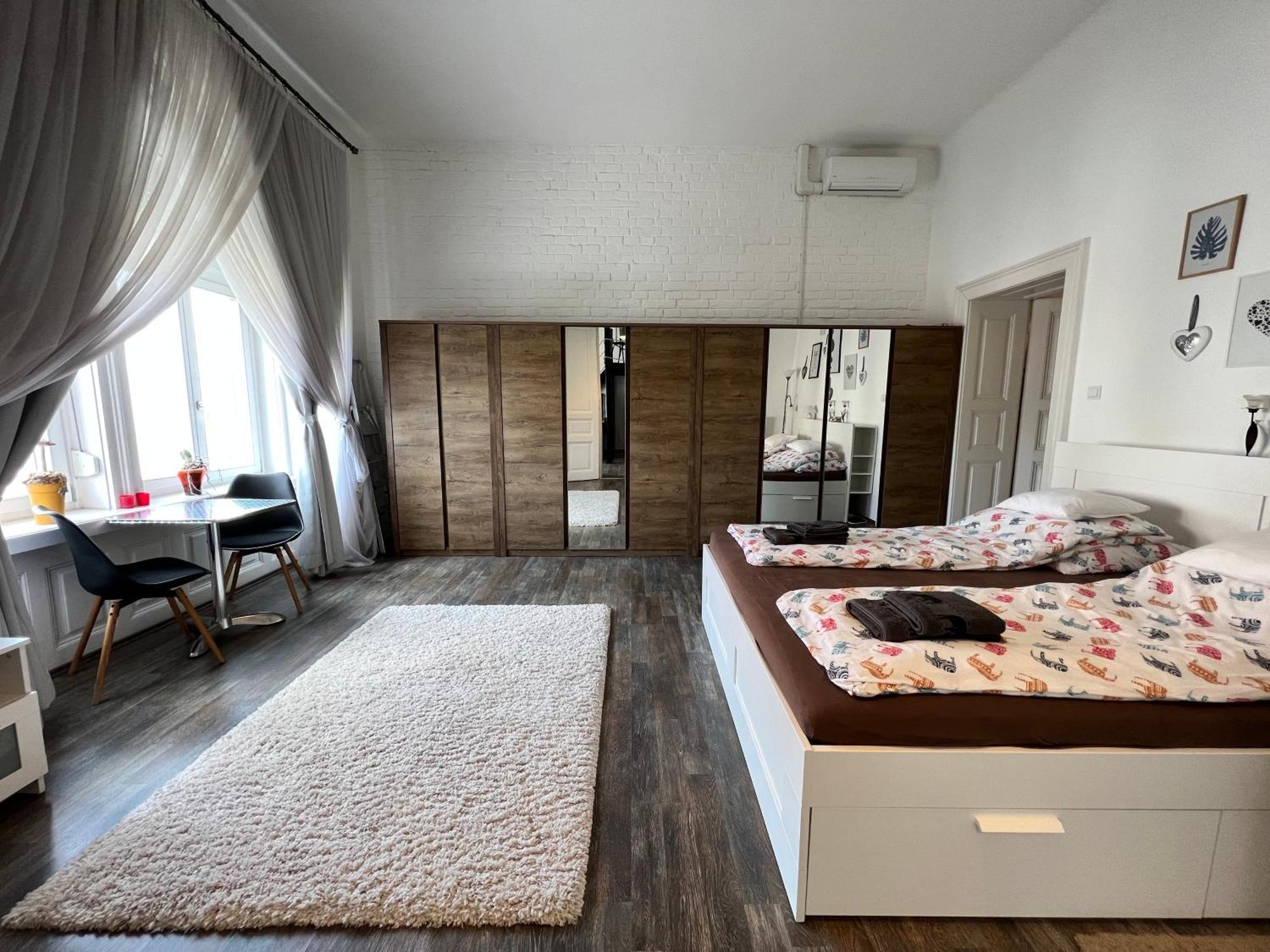 Czingu-Lak Apartment มิชโคลซ์ ภายนอก รูปภาพ